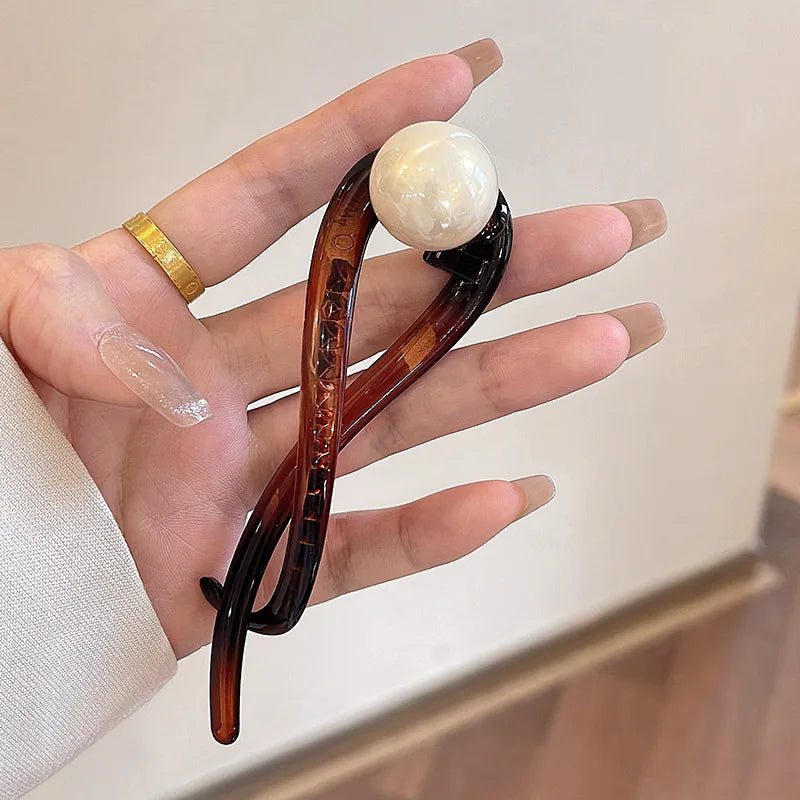 Grampo de cabelo elegante com torção – contas de acrílico e design de pérolas artificiais, acessório de cabelo feminino estiloso